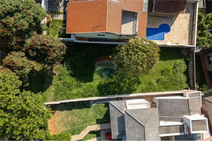 RE/MAX VENDE Terreno dos Sonhos em Campinas: 472m²