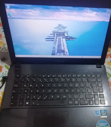 Notebook Asus com defeito + bateria nova (para peças ou reparo)