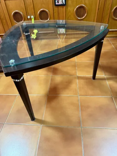 Mesa de centro em Madeira com tampo de vidro