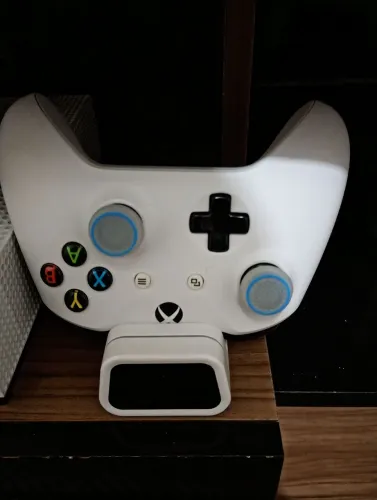 Controle Xbox one +base carregadora e bateria