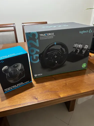 Logitech G923 Xbox/ PC - volante + pedais + câmbio