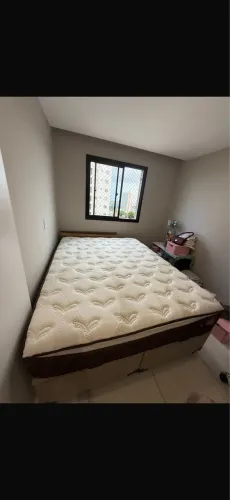 Cama box queen com baú 