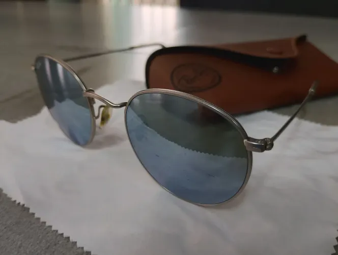 Ray-Ban Round Metal.