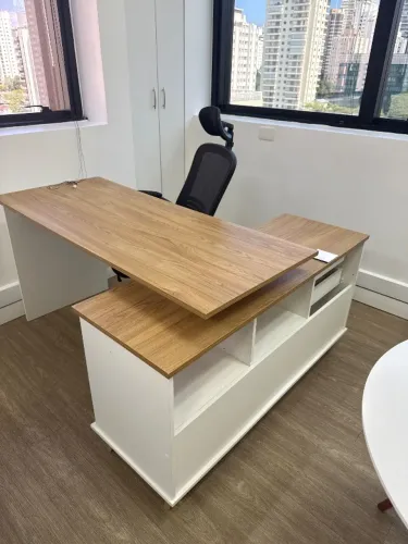 Mesa de escritório com cadeira 1.28 x 1.45 com cadeira