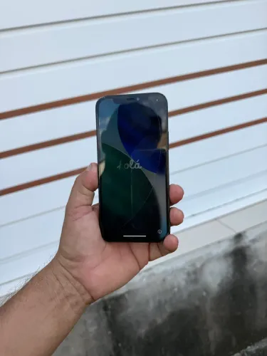 iPhone 11 e iPhone 12 leia descrição