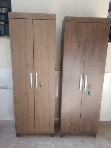 ? 2 Armários de 2 Portas Seminovos - Ótimo Estado e Preço! ?