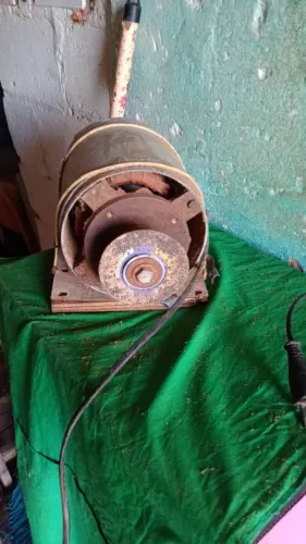 Vendo máquina de corta e uma de lixar