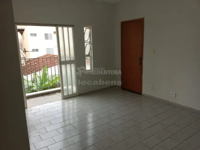 Pinheiros Apartamento de 2 dormitórios com 01 vaga de garagem.