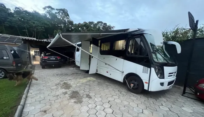 Motor Home MB 915 Leia o anúncio