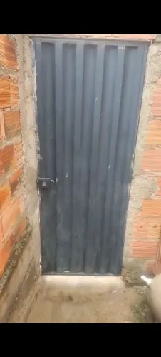 Portão social com chave