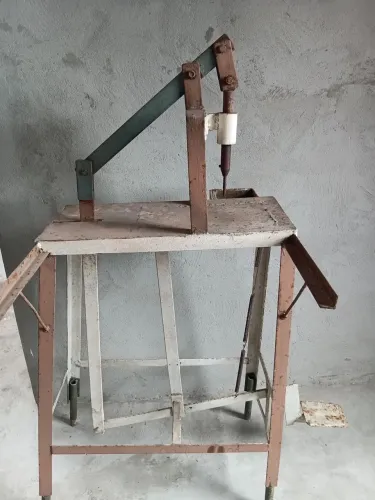 Máquina Manual de Vassouras 