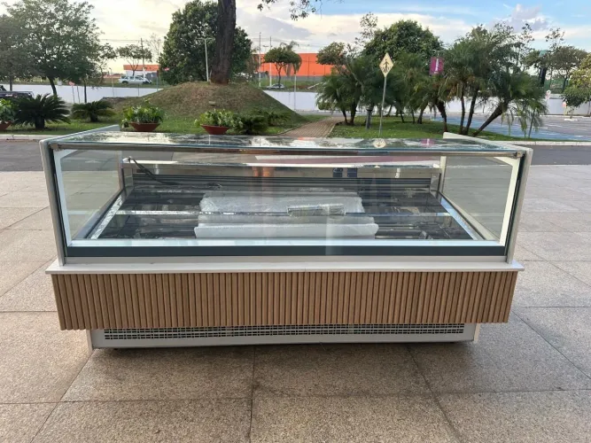 Vitrine Expositora para Gelateria Metalfrio Kate 24 sabores- 220V