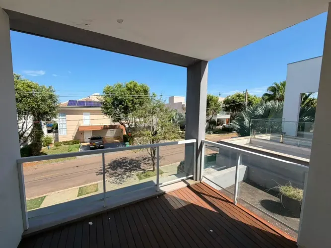 Sobrado para aluguel tem 241 metros quadrados com 3 quartos em Jardim Imperial - Cuiabá -