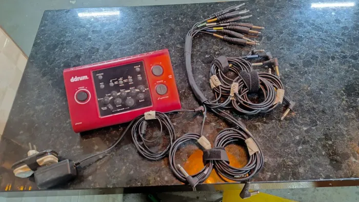 Módulo DDrum DD1M + 9 cabos P10 - Bateria eletrônica