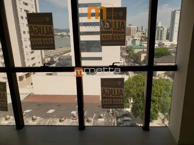 Sala à Venda em Estreito, Florianópolis - SC