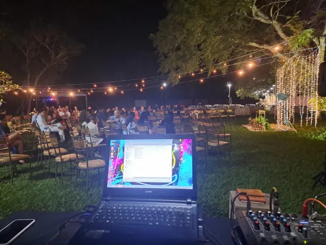 Som e iluminação para casamento e outros