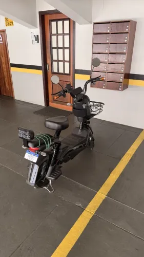 Moto/Scooter elétrica MidPro 1000W - apenas 1 mês de uso - acompanha capacete