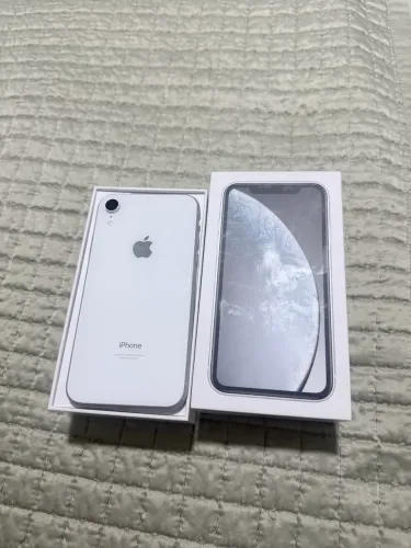iPhone XR 128 GB com caixa