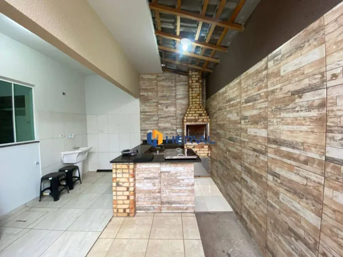 Casa com 3 quartos à venda, 100 m² por R$ 370.000 - Jardim Califórnia - Maringá/PR