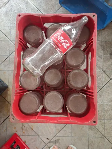2 Caixas c casco de coca cola 1litro retornável vidro