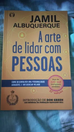 Livro " A arte de lidar com pessoas " , de Jamil Albuquerque