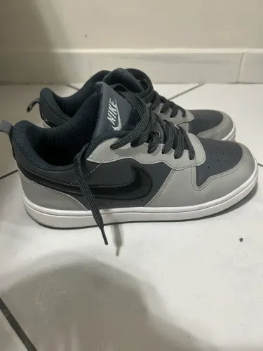 Tênis Nike borough