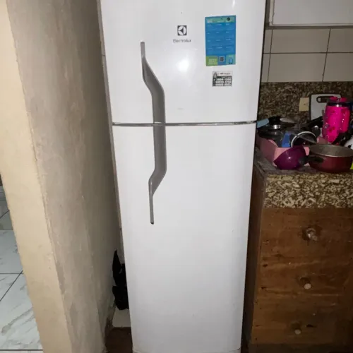 Vende geladeira Electrolux motivo mudança