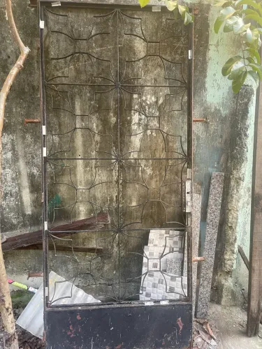 Portão de ferro puro