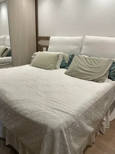 Cama King Size com Baú