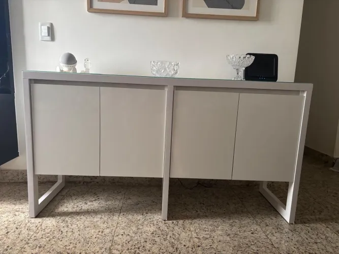 Vendo buffet com tampo de vidro