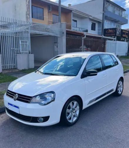 Volkswagen Polo Sportline 1.6 MI Total Flex 8V 5P 2014