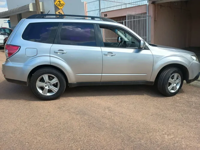 Subaru Forester 2.0/2.0 S 4X4 Aut. 2010