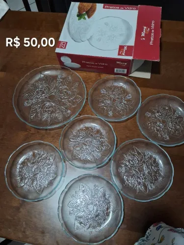 Pratos de vidro 07 peças na caixa