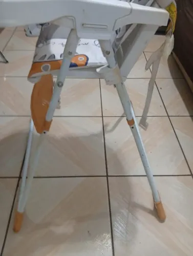 Cadeira de alimentação para bebê