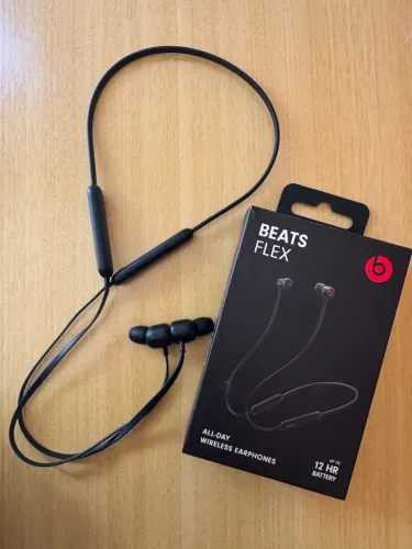 Fones de ouvido sem fio Beats Flex