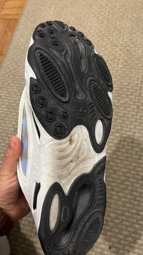 Adidas OZNOVA - usado