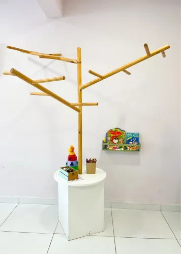 Mesa infantil árvore