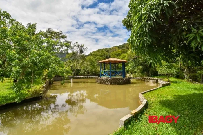 Oportunidade! Chácara em Ribeirão da Ilha - FLORIANÓPOLIS