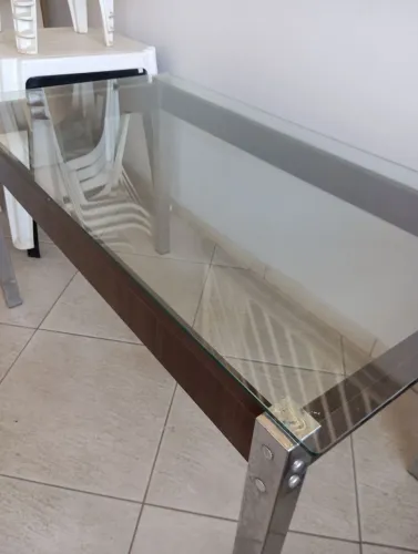 Mesa com 6 cadeiras