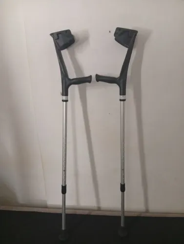 Muletas semi nova R$75,00