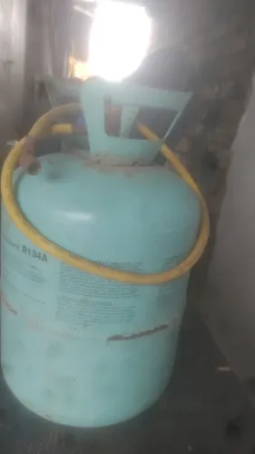 Vendo equipamento com mangueira pra reposição de carga geladeira ar condicionado