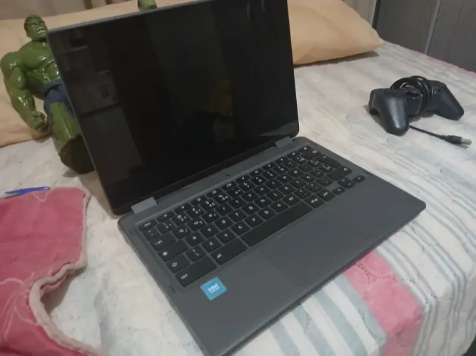 Um Notebook e um chromebook