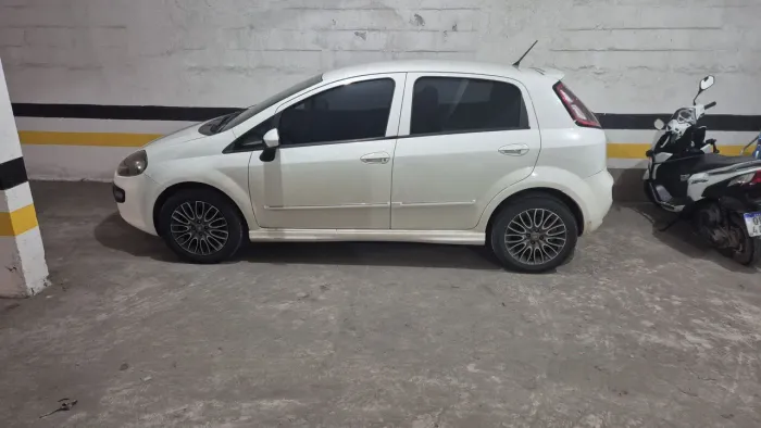 Fiat Punto Sporting 1.8 Flex 8v/16v 5P 2013
