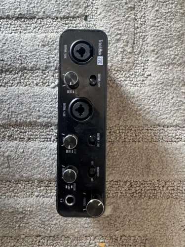 Interface De Áudio 2 Canais Kolt Trackbox 202Interface De Áudio 2 Canais Kolt Trackbox 202