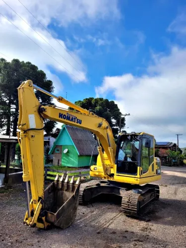 Escavadeira Komatsu PC130 ano 2013