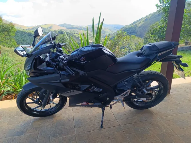 YAMAHA R-15<br>R-15 YZF 155 ABS<br>Modelo 2025<br>155cc<br>6.000km rodados