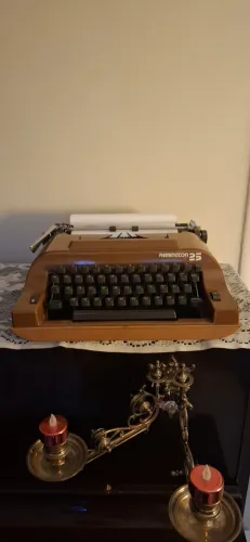 Máquina de escrever Remington 25