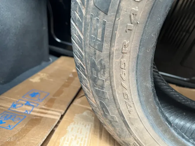 Pneu cinturato 175/65/14
