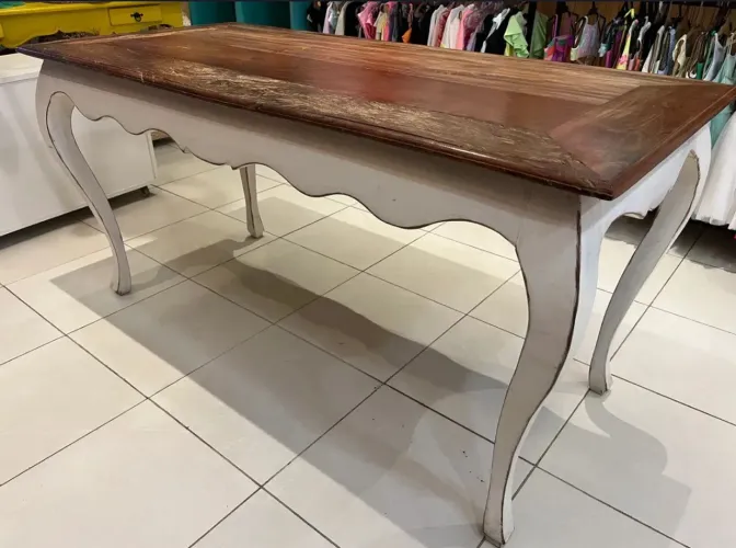 Mesa madeira de demolição estilo Luiz XV