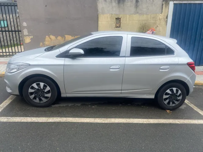 Chevrolet Onix JOY Hatch 1.0 8V Flex Mec. 4P 2018